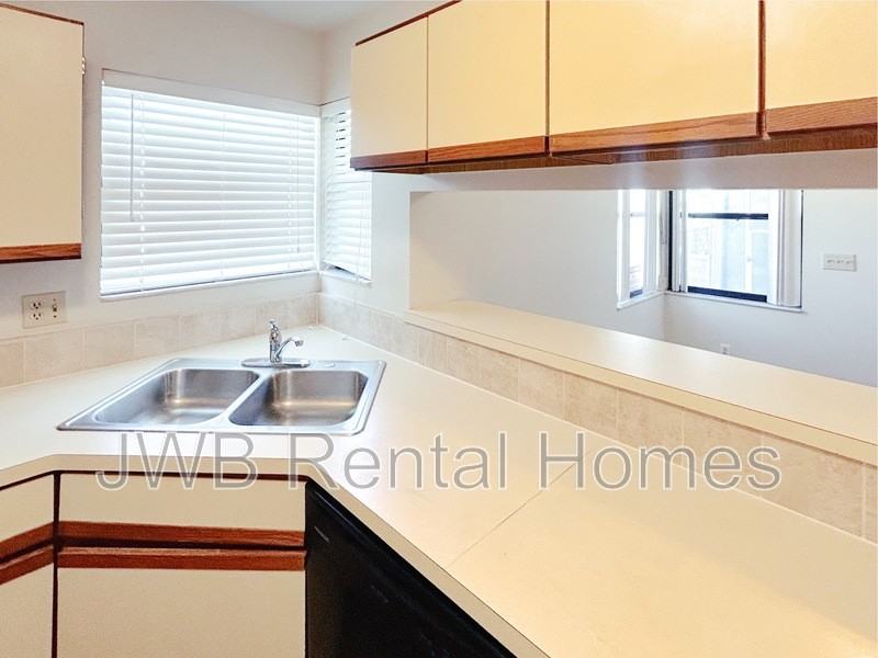 8342 Derbyshire Pl - Photo 2 of 22