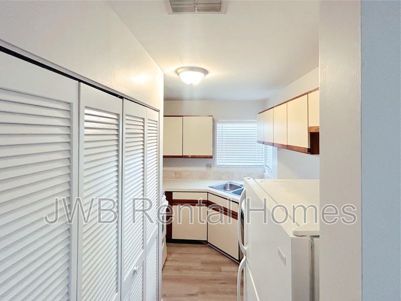8342 Derbyshire Pl - Photo 4 of 22
