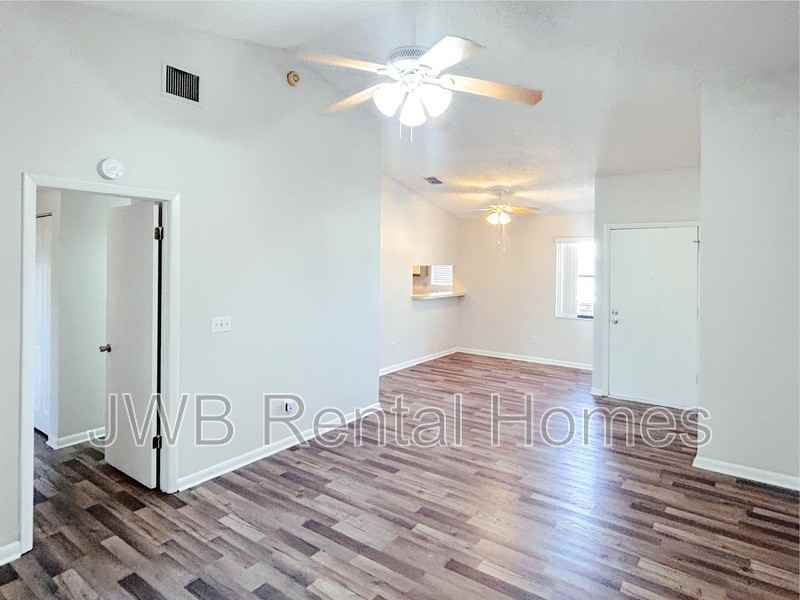8342 Derbyshire Pl - Photo 6 of 22