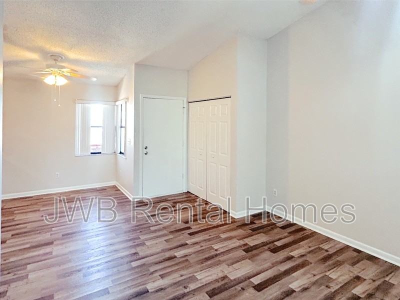 8342 Derbyshire Pl - Photo 7 of 22