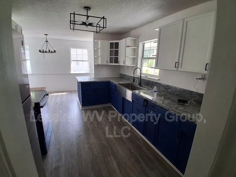 218 Baker Rd - Photo 3 of 11