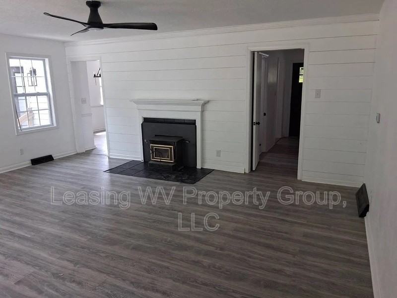 218 Baker Rd - Photo 4 of 11