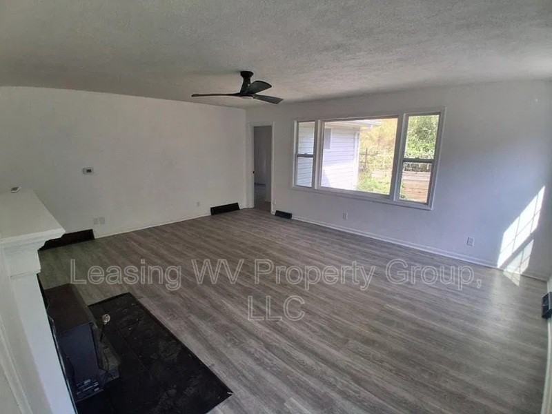 218 Baker Rd - Photo 5 of 11