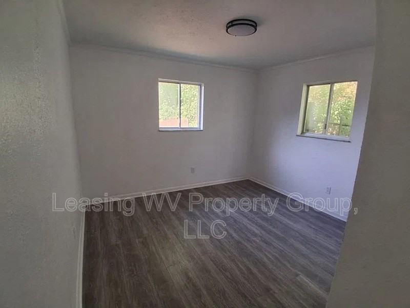 218 Baker Rd - Photo 7 of 11