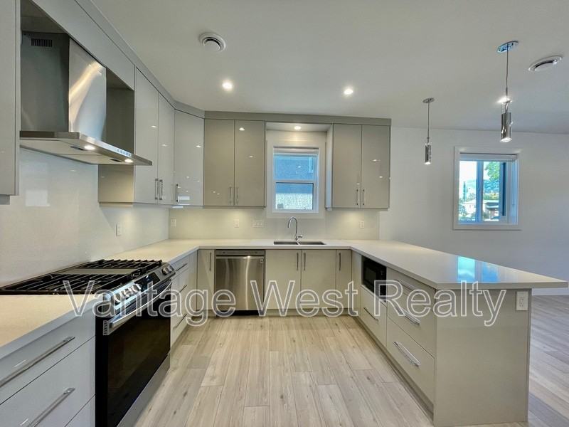 200 Martin Ave - Photo 4 of 32