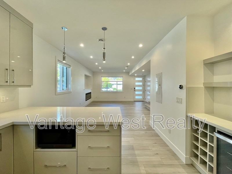 200 Martin Ave - Photo 5 of 32