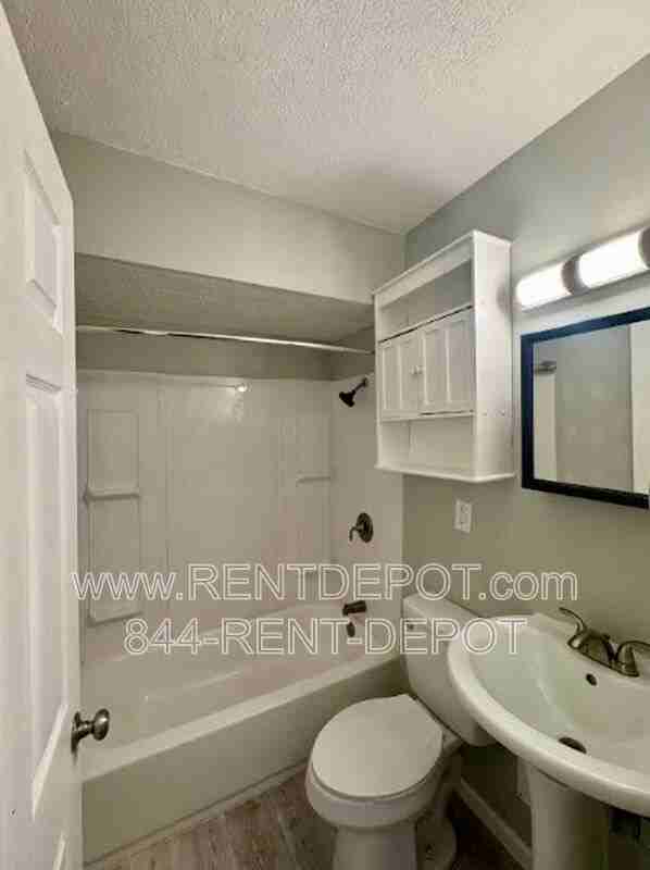 1040 Covert Ave - Photo 5 of 9