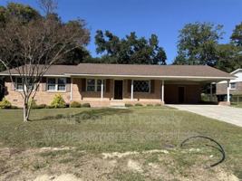 featured image of 3136 Woodsen Cir