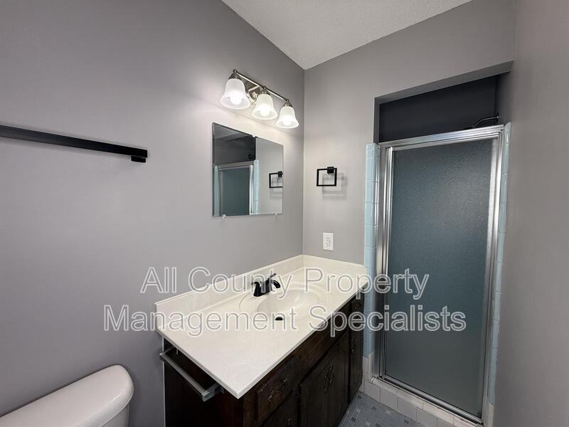 3136 Woodsen Cir - Photo 7 of 12