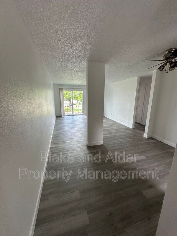 3807 Ne 152nd Ave - Photo 2 of 9