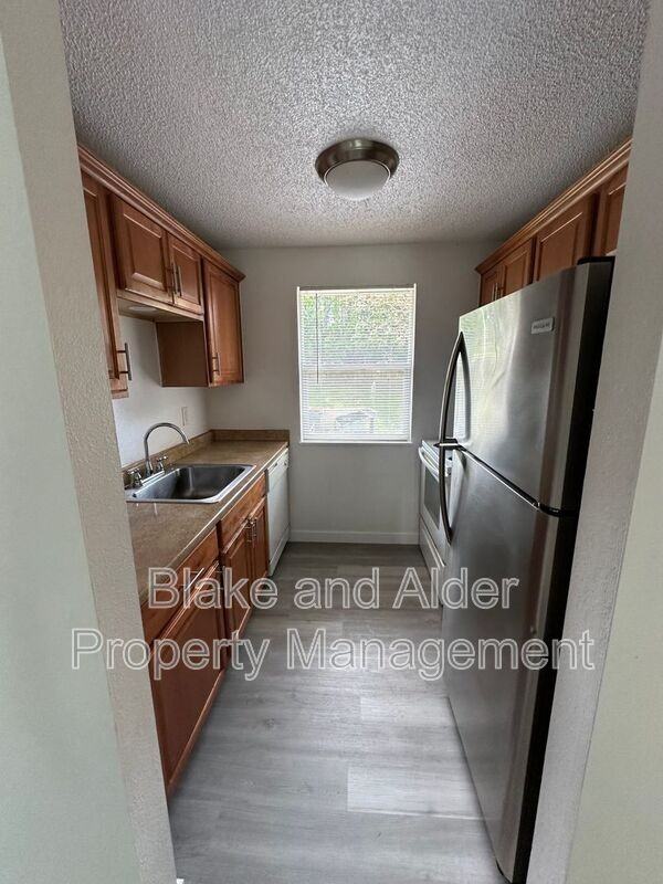 3807 Ne 152nd Ave - Photo 5 of 9