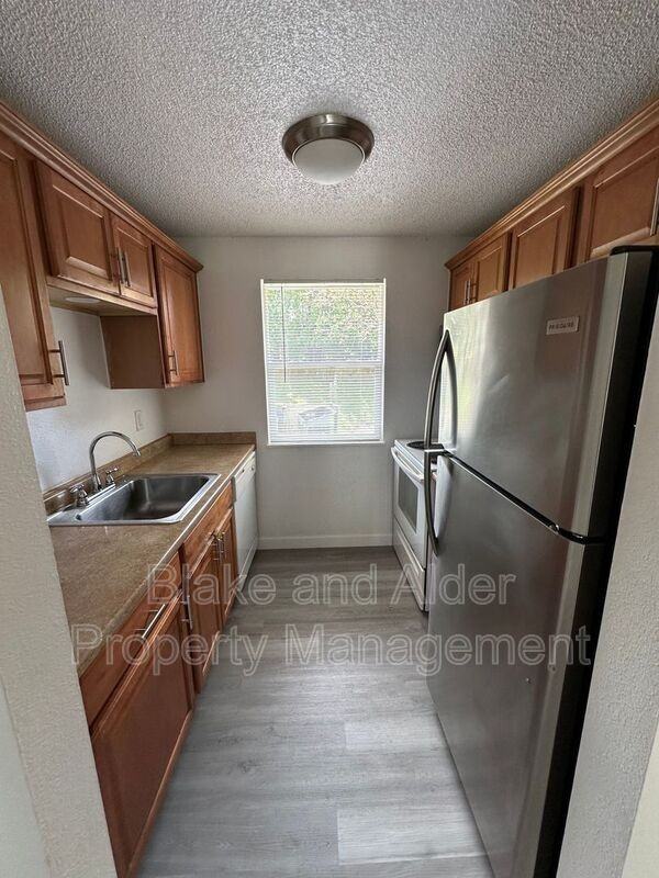 3807 Ne 152nd Ave - Photo 6 of 9