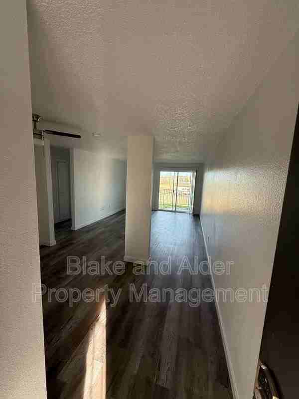 3889 Ne 152nd Ave - Photo 2 of 11