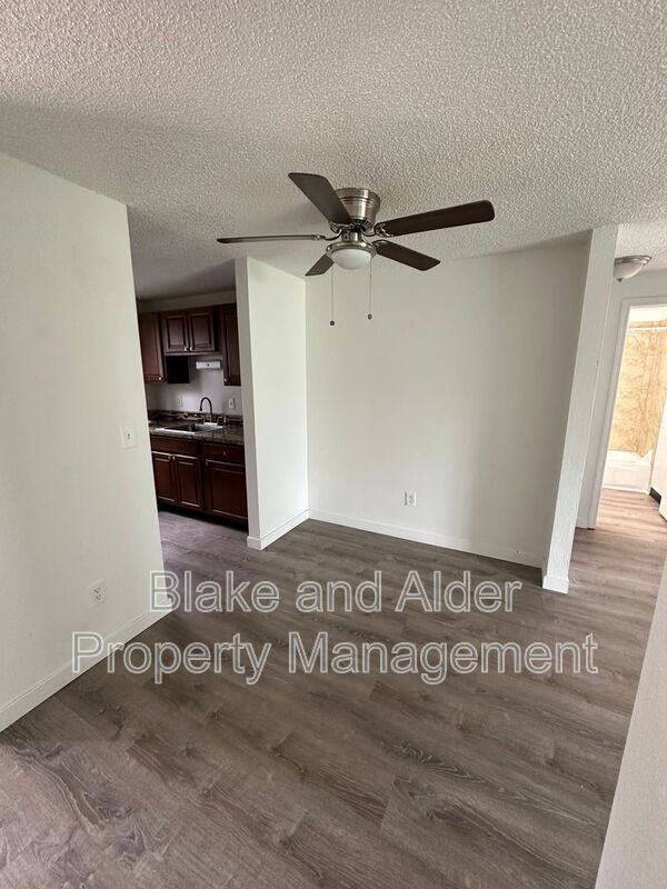 3815 Ne 152nd Ave - Photo 2 of 9