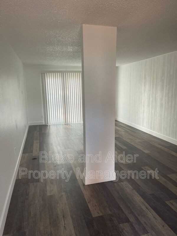 3815 Ne 152nd Ave - Photo 4 of 9