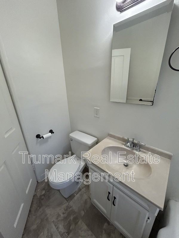 3737 Los Feliz Blvd #5 - Photo 4 of 9