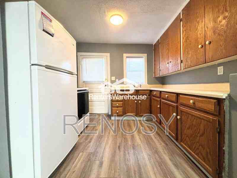 212 N 13th St #1 - Photo 3 of 9