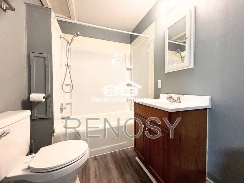 212 N 13th St #1 - Photo 4 of 9