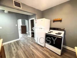 featured image of 212 N 13th St #1