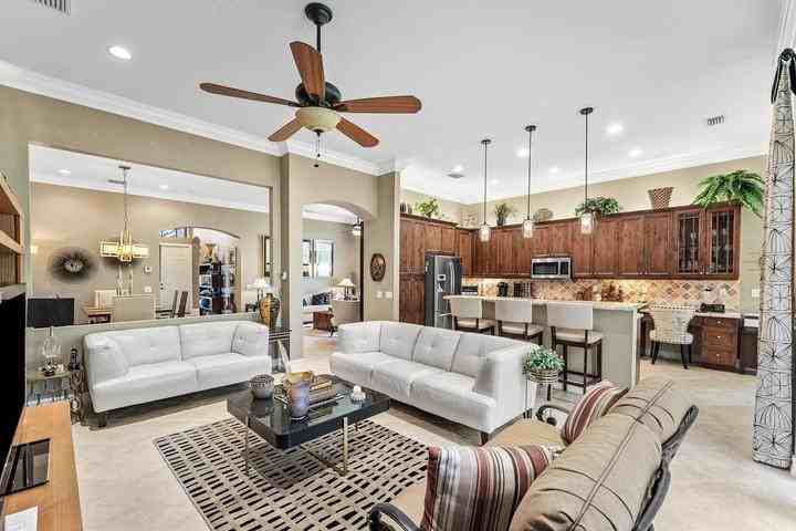 7355 Maple Ridge Trail - Photo 3 of 10