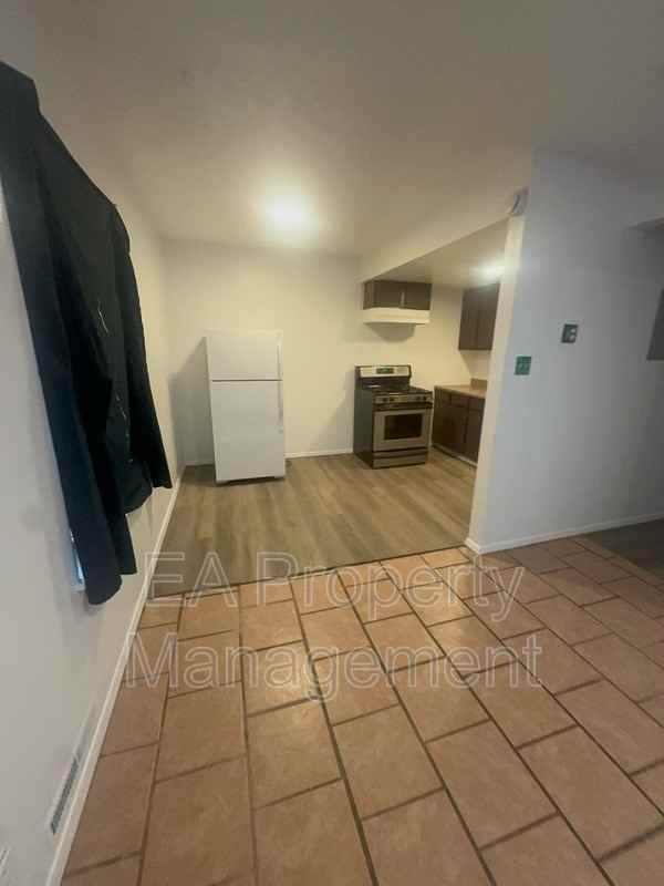 117 40th St Nw #5 - Photo 3 of 9