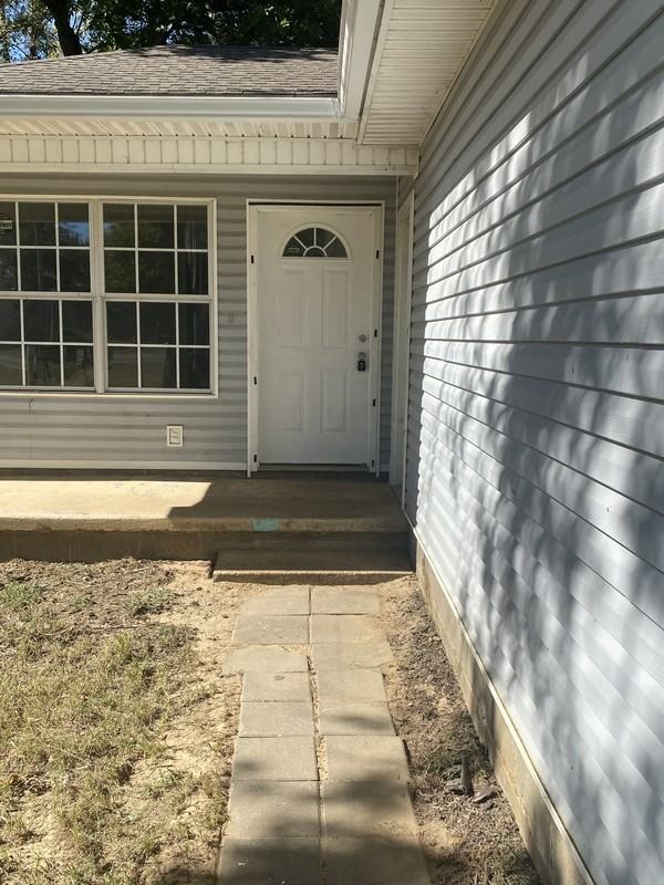 360 Peyton St - Photo 2 of 7