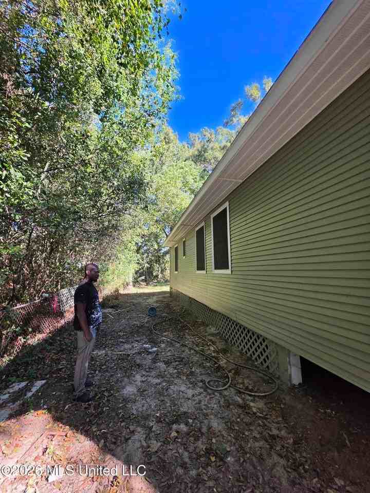 4819 Hubert St - Photo 2 of 11