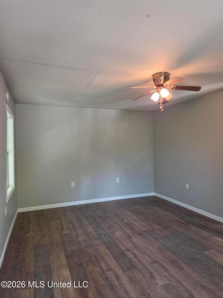 4819 Hubert St - Photo 5 of 11