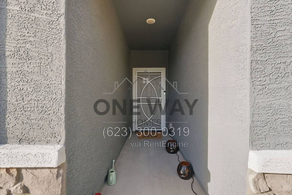 19226 W Elm St - Photo 4 of 20