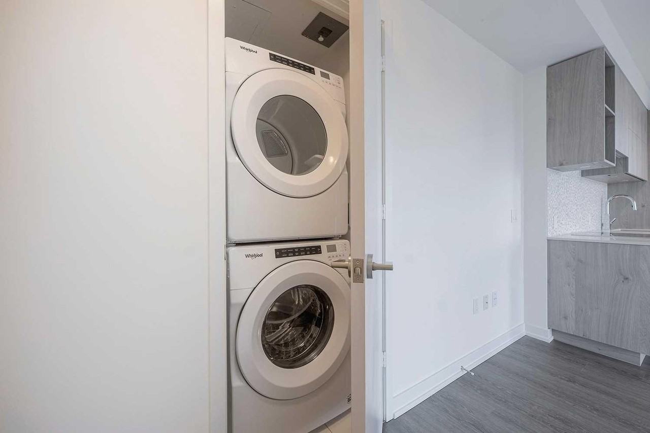 1 Yorkville Ave #4308 - Photo 7 of 40