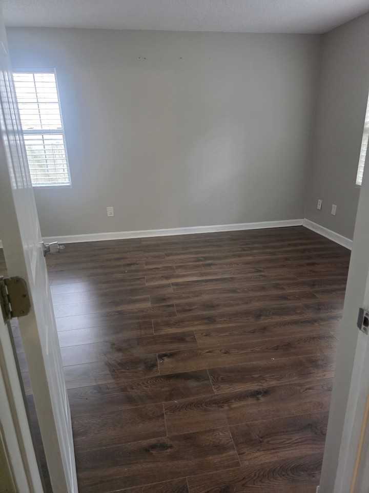 605 Sir Knight Ct - Photo 6 of 33