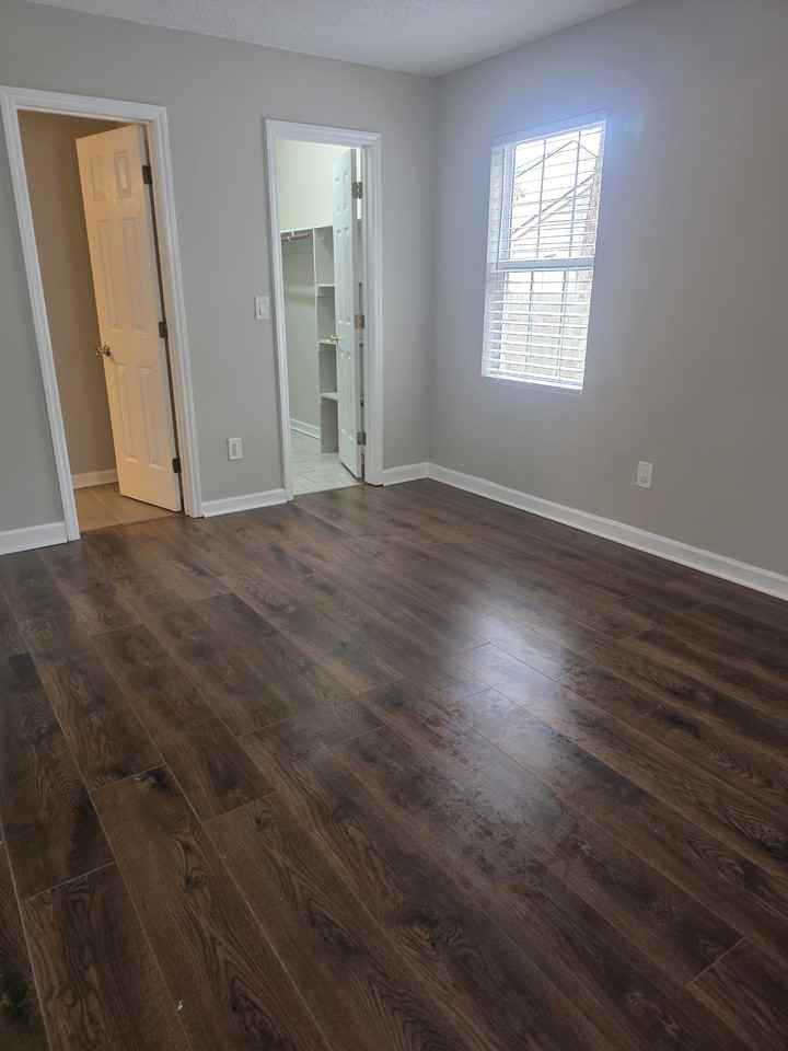 605 Sir Knight Ct - Photo 7 of 33