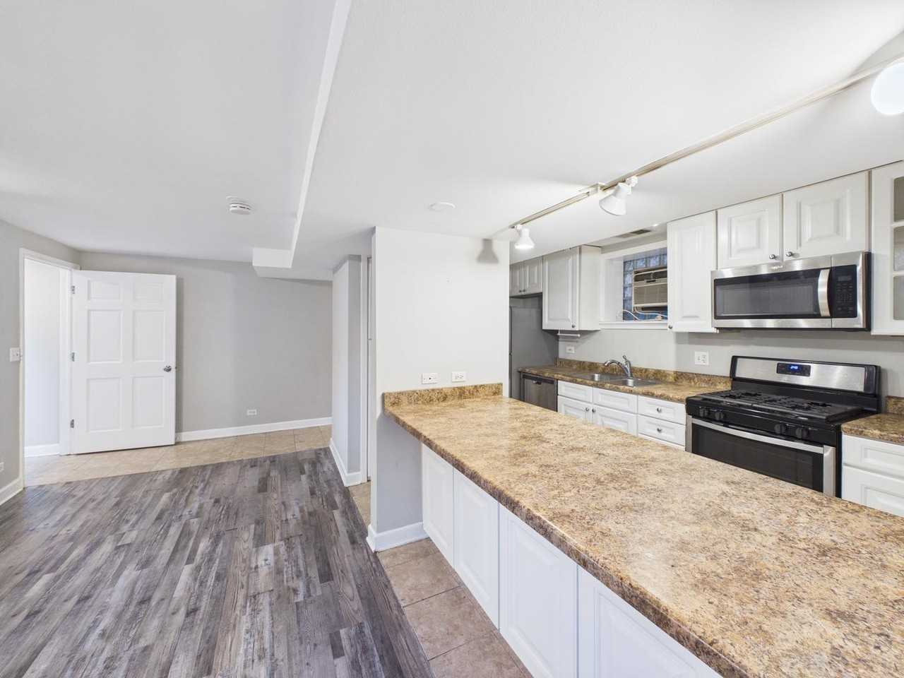 1427 W Winona St - Photo 3 of 10