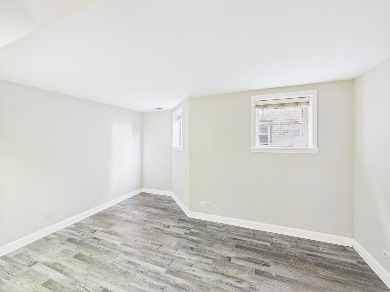 1427 W Winona St - Photo 6 of 10
