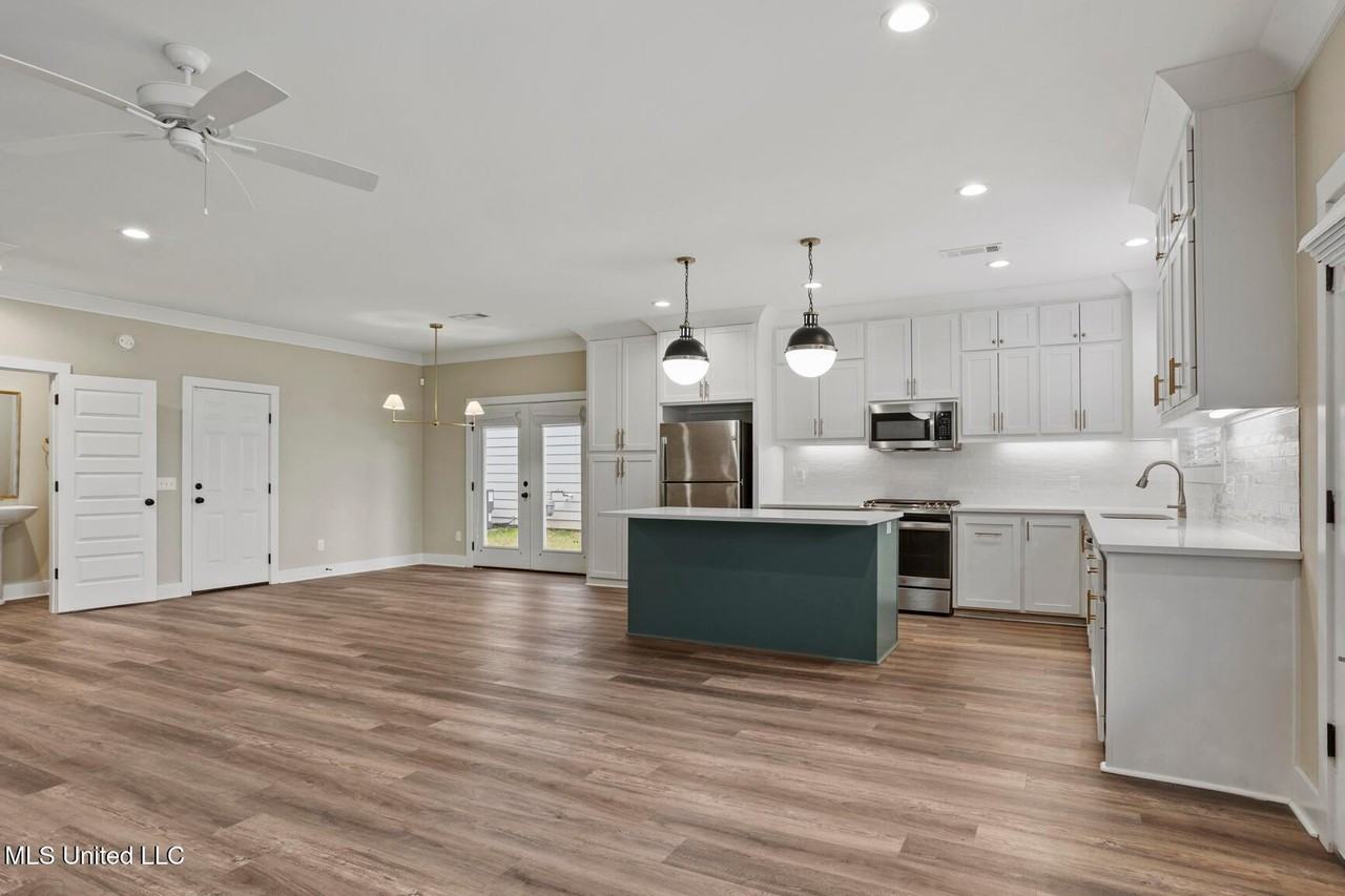 213 Grayson Pl - Photo 4 of 29