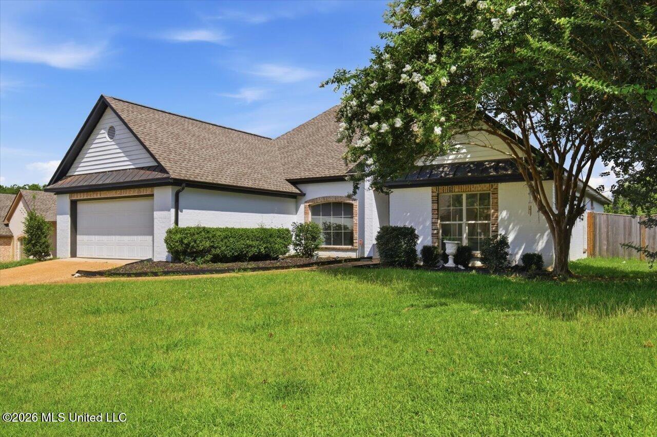 108 Leppingwell Dr - Photo 3 of 38