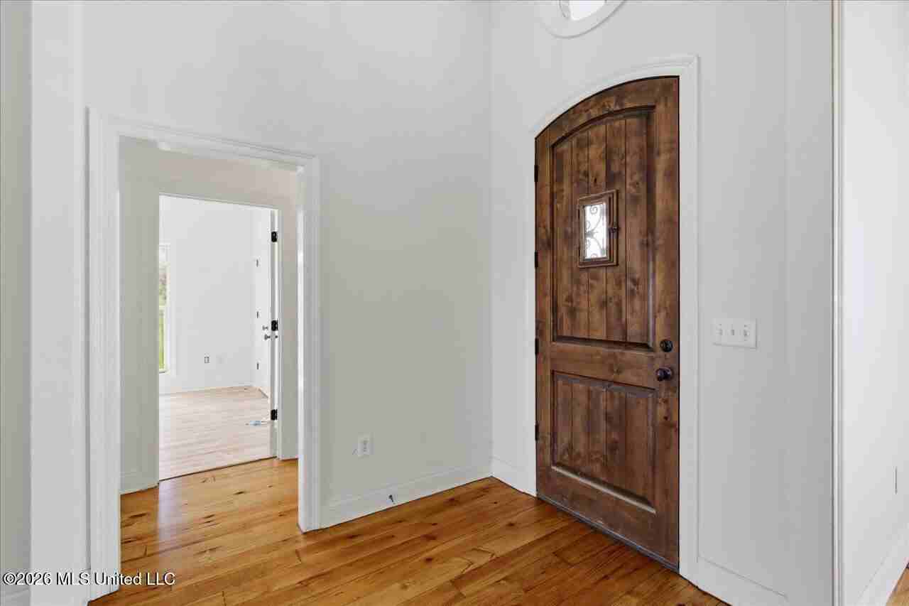108 Leppingwell Dr - Photo 4 of 38