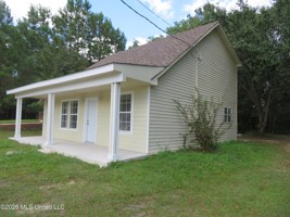 featured image of 2512 Beachview Dr