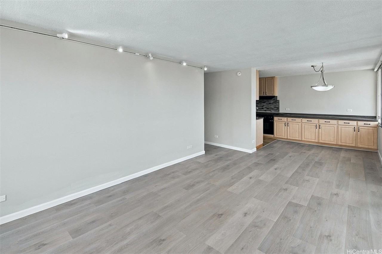 2825 S King St #3704 - Photo 4 of 25