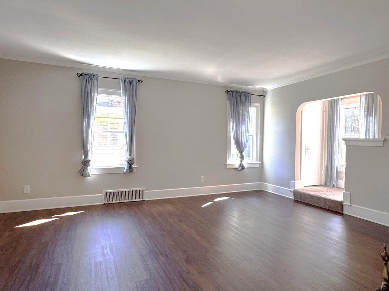 3437 Pelham Rd - Photo 3 of 23