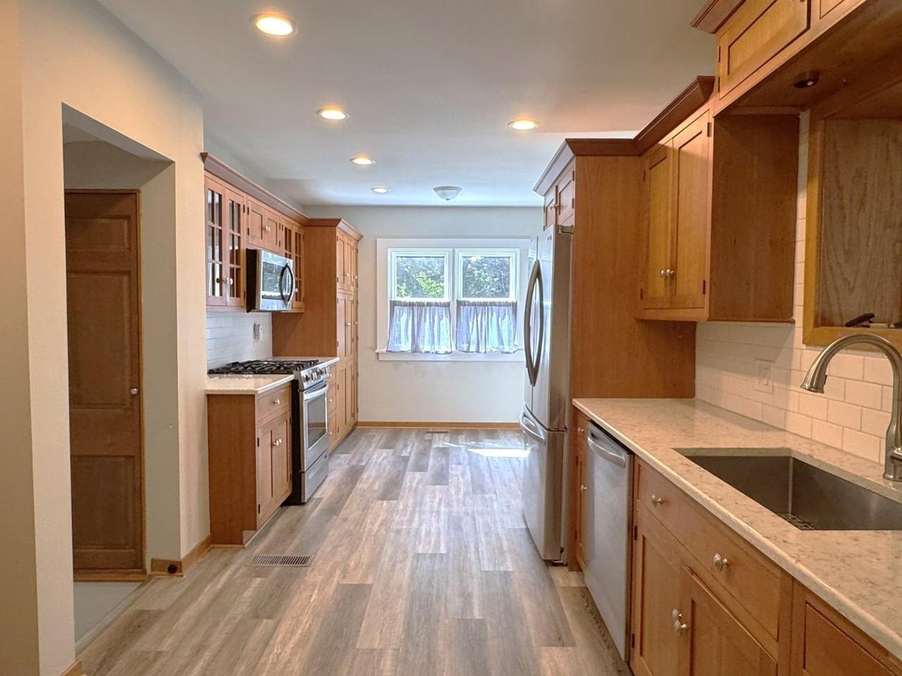 3437 Pelham Rd - Photo 7 of 23