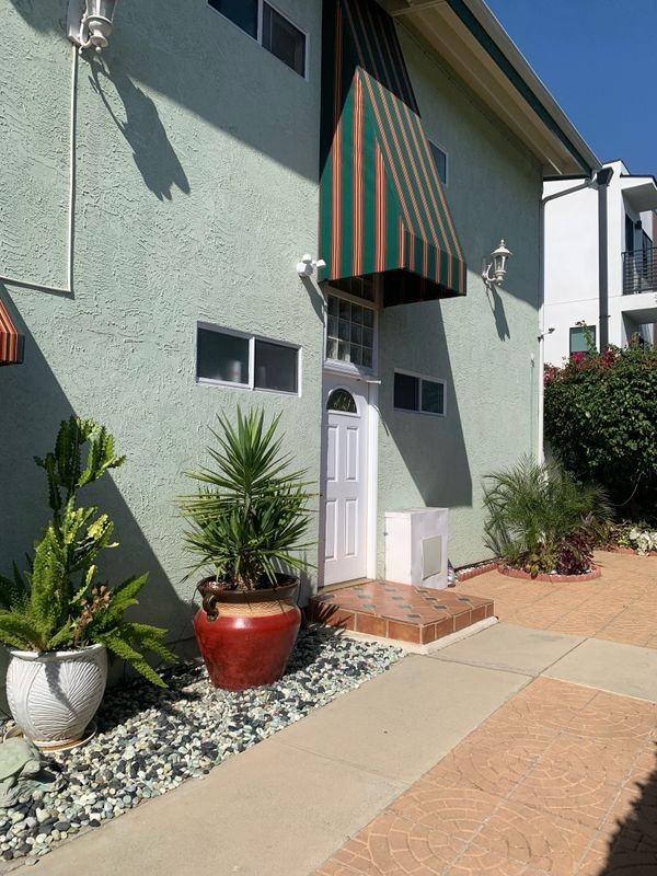 1943 N Vista Del Mar Ave ##4 - Photo 2 of 15