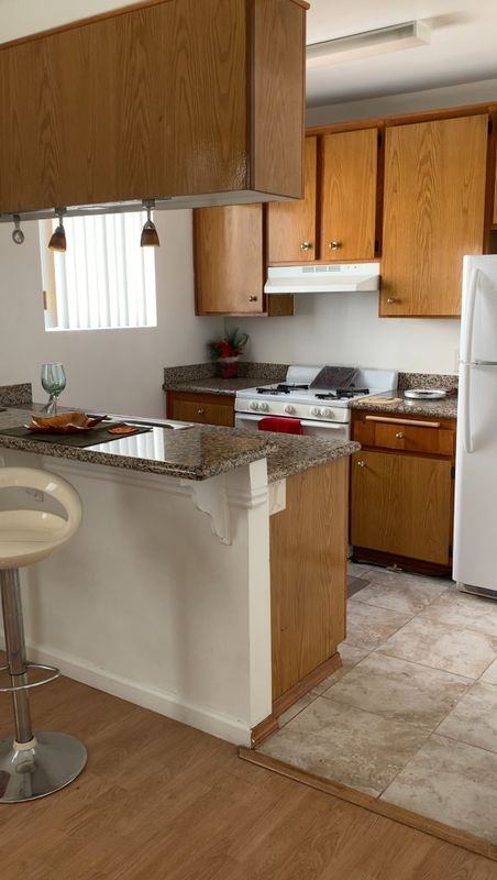 1943 N Vista Del Mar Ave ##4 - Photo 6 of 15