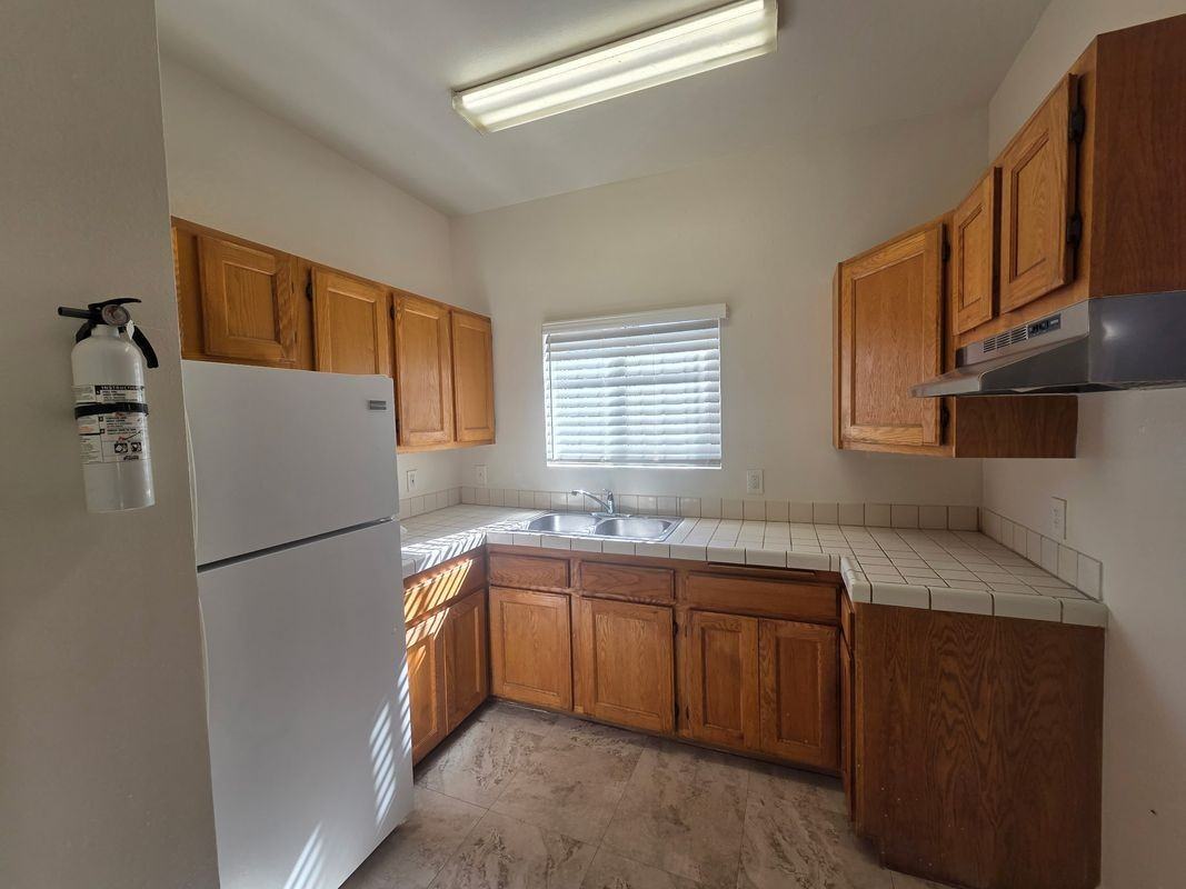 2326 Thurman Ave - Photo 3 of 4