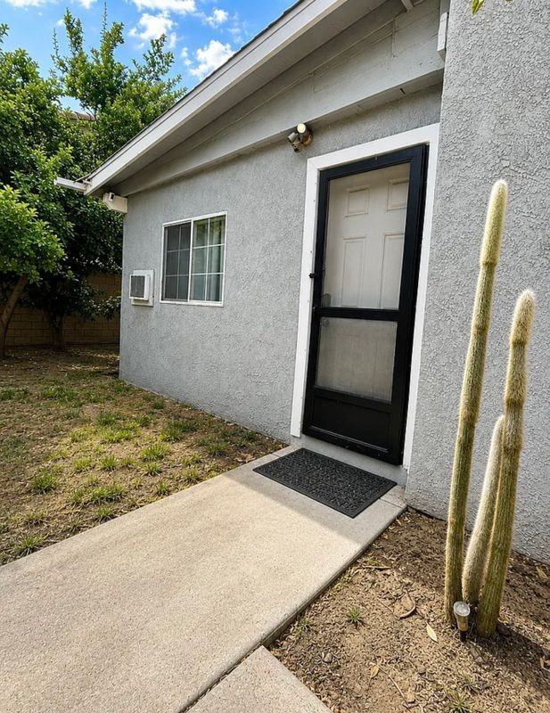 4458 Hale St - Photo 2 of 9