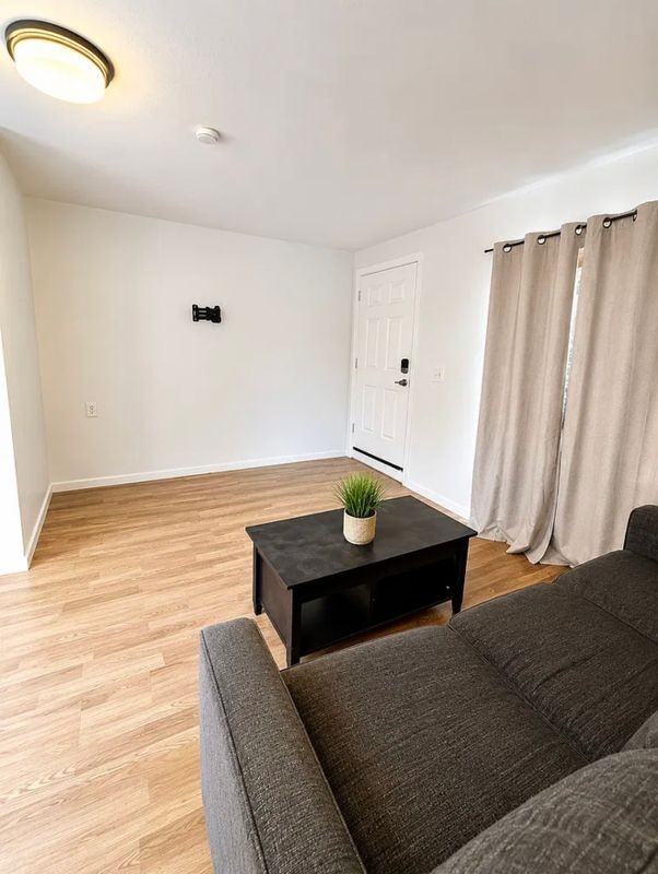 4458 Hale St - Photo 6 of 9