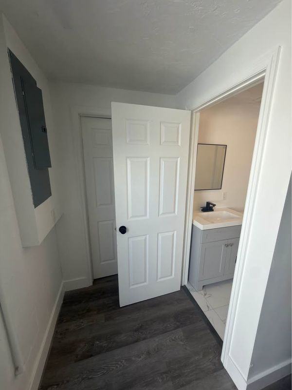 3673 Rockaway Dr - Photo 5 of 8