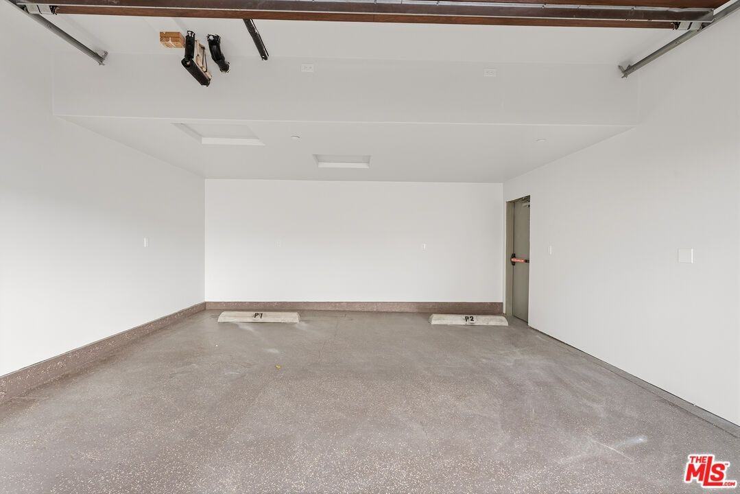 361 N Orange Dr ##1/2 - Photo 4 of 31