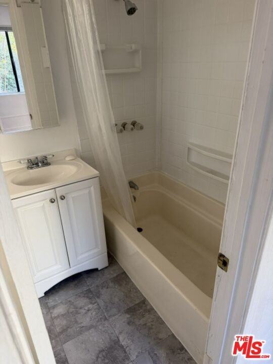 4060 Rosabell St - Photo 7 of 13