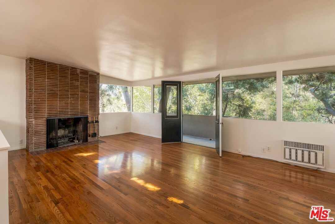 2409 Panorama Ter - Photo 4 of 28